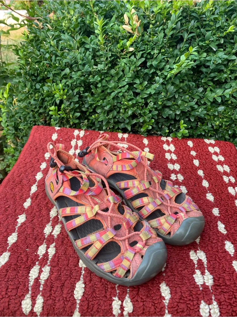 Keen Girl’s Multicolor Strappy Outdoor Coral and Pink Sandals Size 3